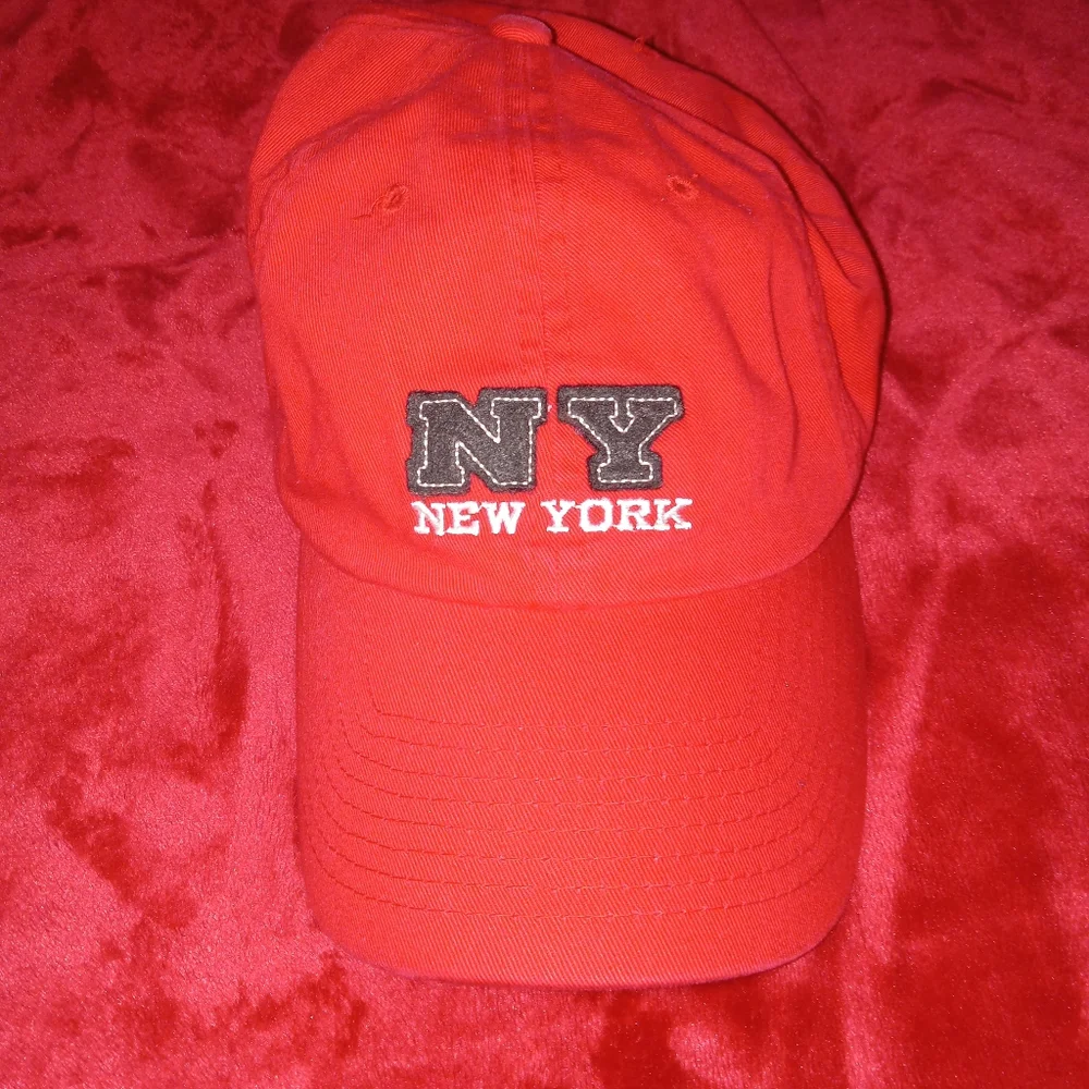 Reign Hat Collection - Picture 2 of 9